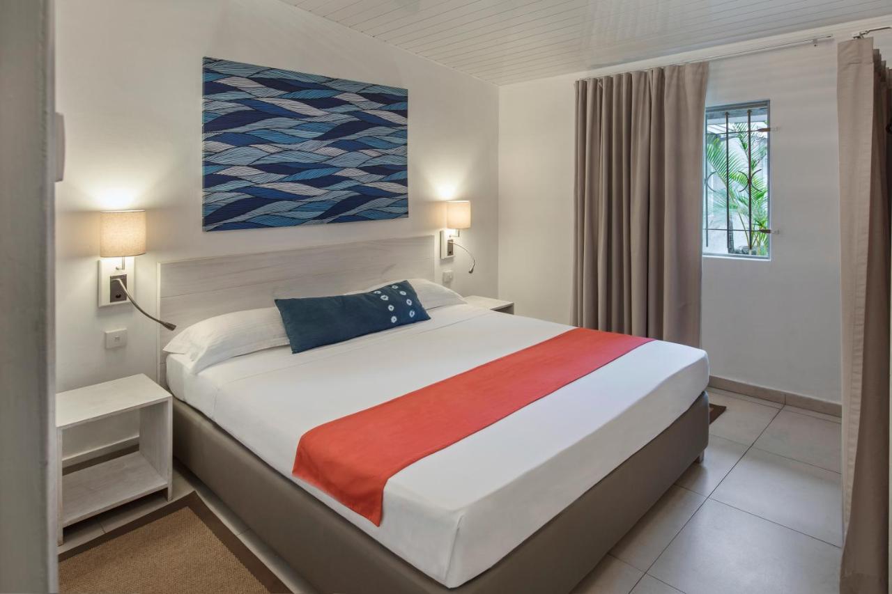 Astroea Beach Hotel (Adults Only) Blue Bay Kültér fotó